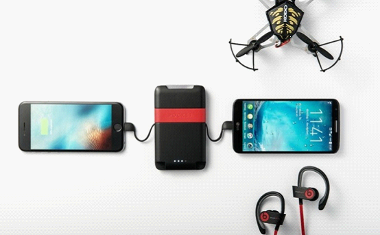 Pocket：這款移動電源還有錢包功能！