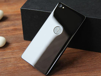 老羅毀了情懷 毀了工匠精神，你還期待錘子T2嗎？