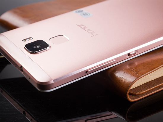 小米太狠了！榮耀7首次降價，售1799元起