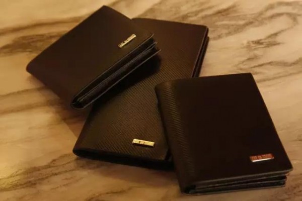 iPhone/錢包/鑰匙，哪個忘在家里你會果斷回去拿？