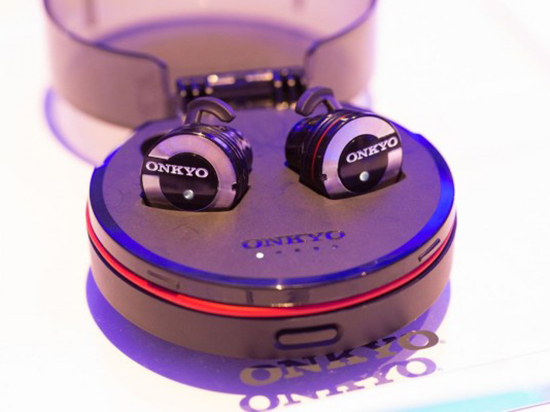 設(shè)計(jì)小巧！Onkyo入耳式無線耳塞現(xiàn)身CES