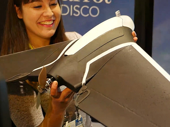 視頻：Parrot Disco無人機(jī)體驗(yàn) 隨手一拋就起飛