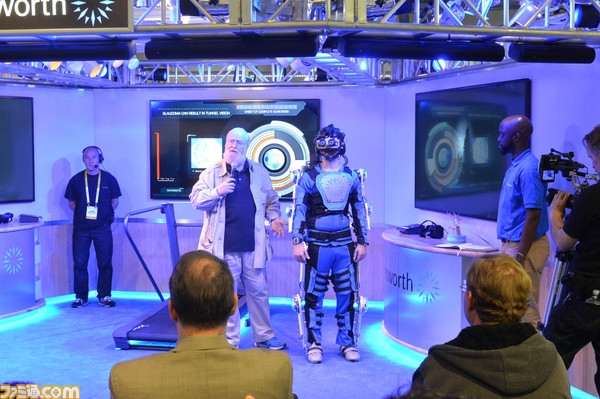 想提前體驗變老？這套衣服R70i可以幫你