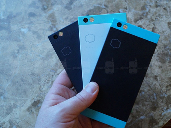 熟悉的下巴！全球首款云端智能手機正式發(fā)貨了