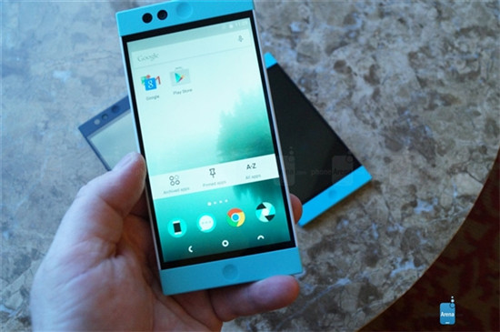 熟悉的下巴！全球首款云端智能手機正式發(fā)貨了