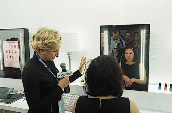 有了這款智能魔鏡，女生不會(huì)化妝問(wèn)題迎刃而解