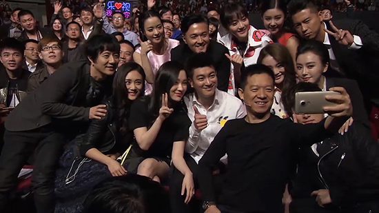 視頻：2015發(fā)布會(huì)誰家強(qiáng)？魅族嗨/錘子傷/小米煩