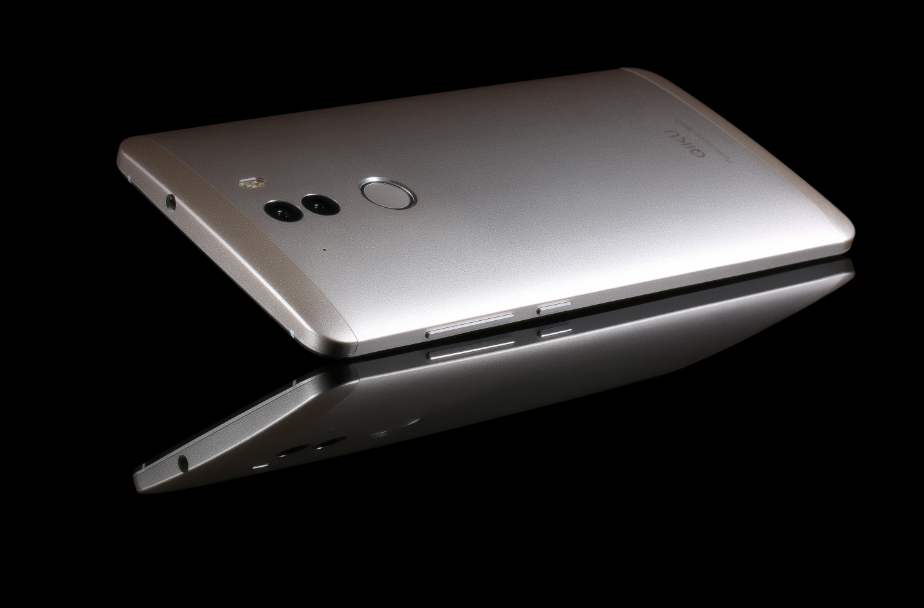 4GB/雙攝像頭/2999元，360手機(jī)奇酷旗艦極客版發(fā)布