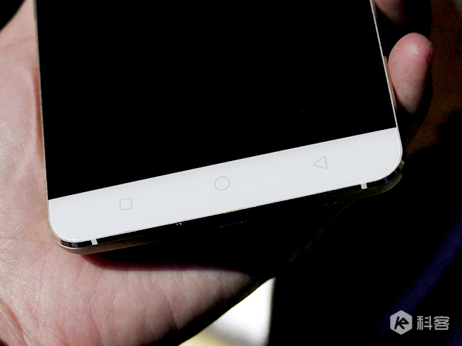 霸氣雙攝像頭加持！360手機(jī)奇酷旗艦極客版上手