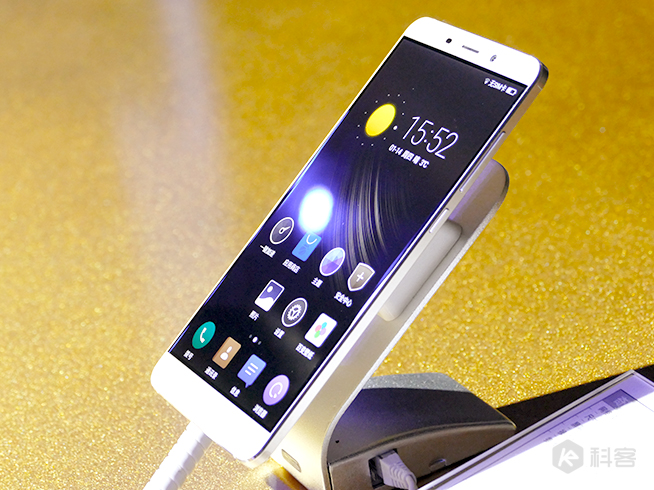 霸氣雙攝像頭加持！360手機(jī)奇酷旗艦極客版上手