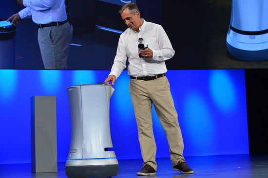 神了！這家公司的機(jī)器人竟能當(dāng)酒店服務(wù)員！