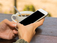 手機(jī)流量一天狂跑2700兆 用戶狀告運(yùn)營商