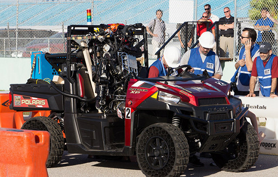 無人駕駛也要司機(jī)？谷歌機(jī)器人Atlas能幫你