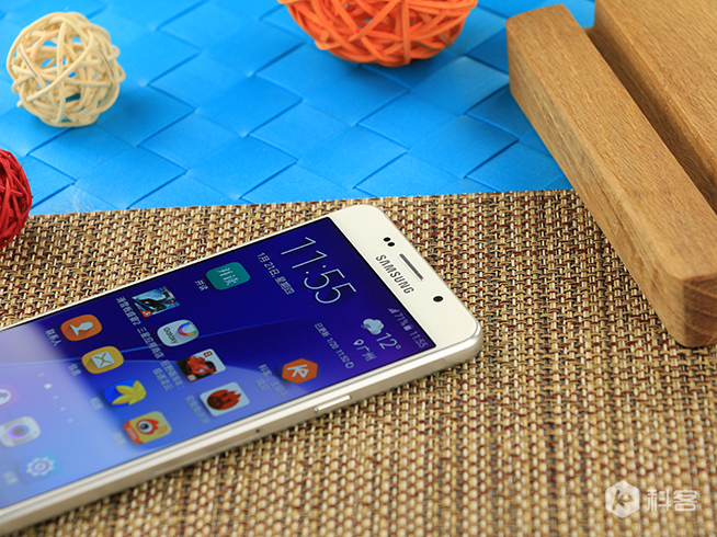 嗨科技：最高顏值的中端機？三星Galaxy A5（2016）上手