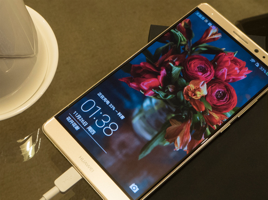  ?華為調(diào)侃iPhone因低溫罷工，Mate 8完爆它！