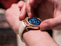 三星發(fā)布玫瑰金/白金版智能手表，售價(jià)誘人！