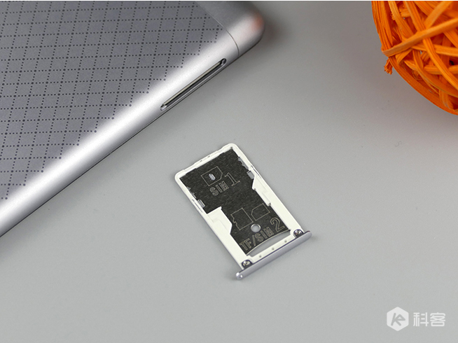 紅米3上手玩：別出心裁的繁星格紋真的好？