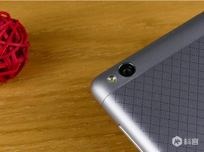 紅米3上手玩：別出心裁的繁星格紋真的好？