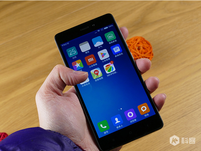 紅米3上手玩：別出心裁的繁星格紋真的好？