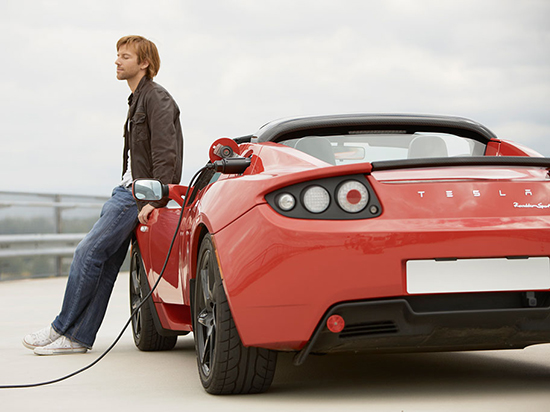 香港將領(lǐng)跑全球電動汽車研發(fā)？馬斯克：是的