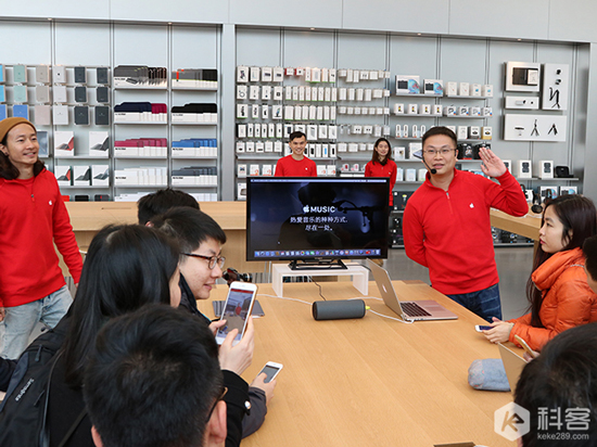 除了賣iPhone給你，蘋果Apple Store零售店究竟還有什么用