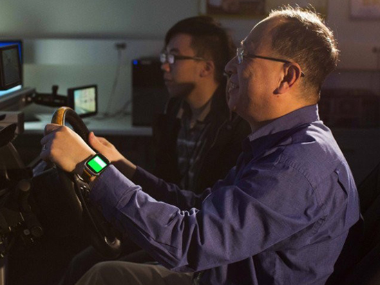 用智能手表開車門？這就是福特想要效果！ 