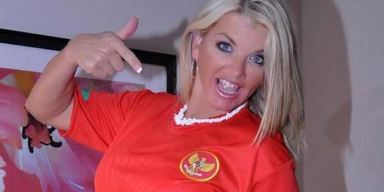 成人片女星如何看待VR發(fā)展對自身事業(yè)的影響？