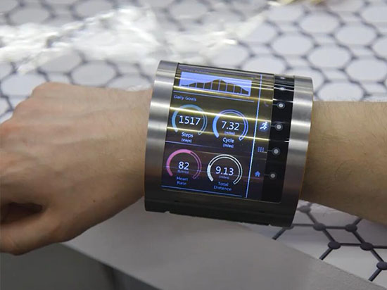 視頻：柔性屏大勢(shì) 以后你的手機(jī)也能這樣掰彎