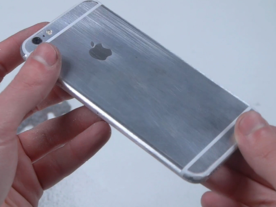 視頻:屌炸天!真果粉居然自己改造了一臺(tái)iPhone 7