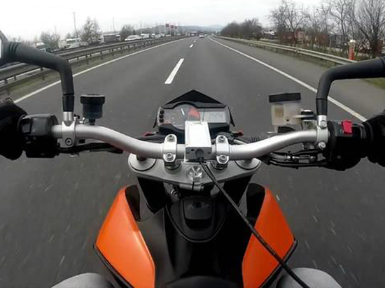 有了這種智能轉(zhuǎn)彎系統(tǒng)，可減少交通事故發(fā)生