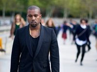 Kanye West竟上海盜灣？原來(lái)他也用盜版