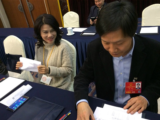 董明珠：要不要繼續(xù)做手機看雷軍，他做我就做！