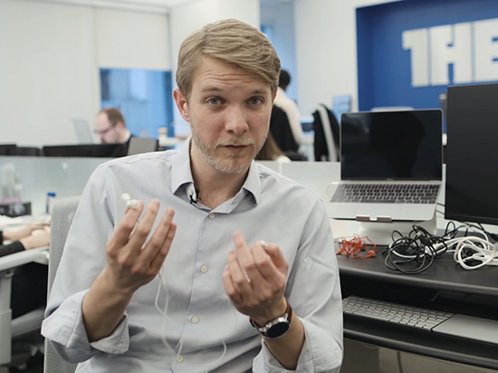 視頻：實(shí)用技能Get！ 10秒教你整理好耳機(jī)線