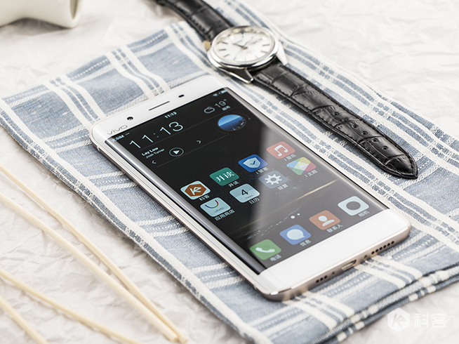 vivo Xplay5圖賞：雙曲面屏釋放的文藝氣質(zhì)