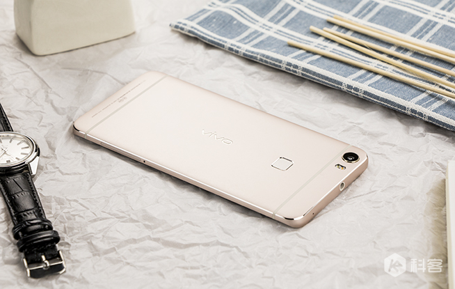 vivo Xplay5圖賞：雙曲面屏釋放的文藝氣質(zhì)