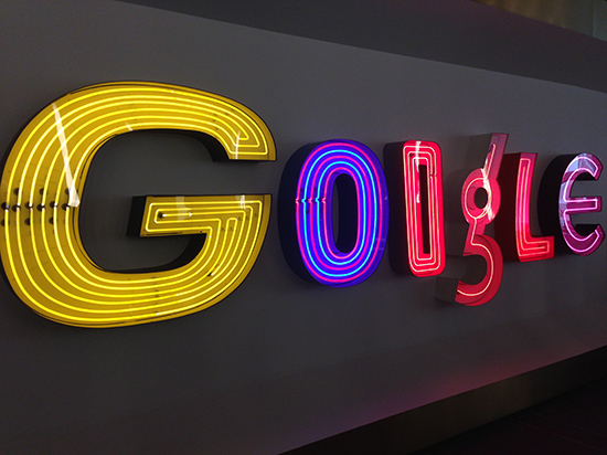 Nexus M1渲染圖首曝：采用金屬邊框設(shè)計