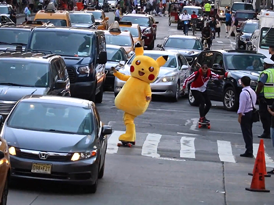 大寫的服！美國(guó)超級(jí)網(wǎng)紅這樣玩口袋妖怪GO