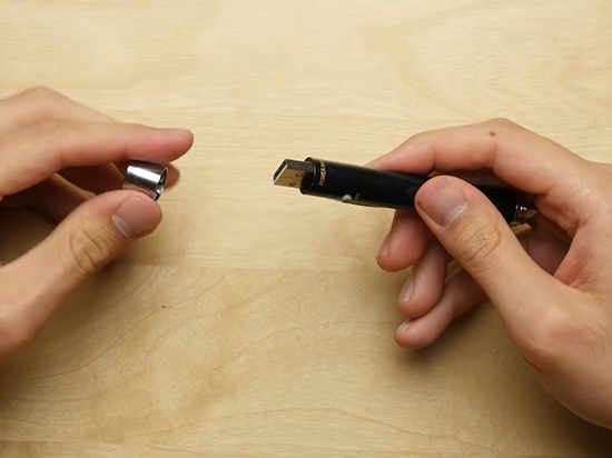 iPhone必備好物？這款移動(dòng)電源像支筆