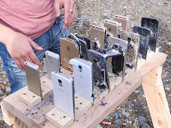 蘋果iPhone對(duì)比三星Galaxy：擋子彈誰更強(qiáng)