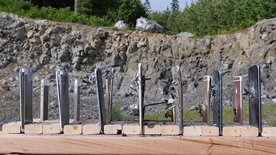 蘋果iPhone對(duì)比三星Galaxy：擋子彈誰更強(qiáng)