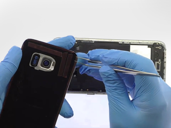 三星S7 edge換電池簡(jiǎn)單 但后果很嚴(yán)重