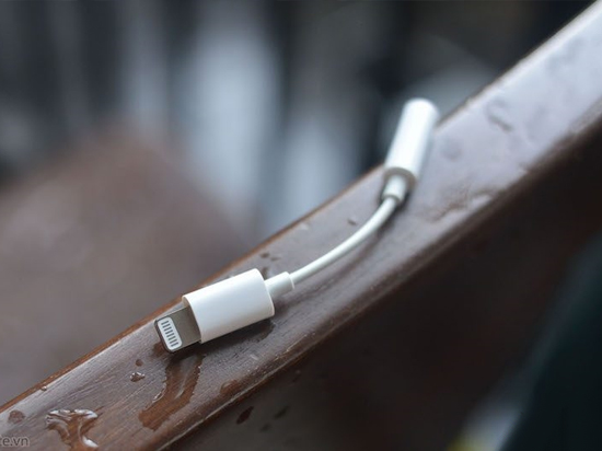 iPhone 7只會(huì)送耳機(jī)轉(zhuǎn)接線!想要新耳機(jī)可得自掏腰包