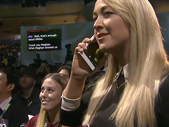 聯(lián)想推出柔性屏幕手機：請隨便掰彎吧