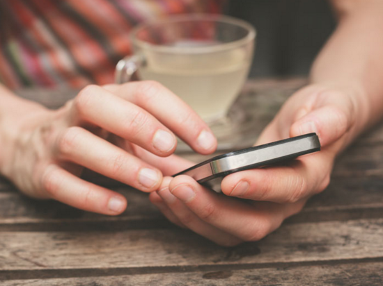 研究發(fā)現(xiàn)：重度手機控每天觸摸設備超過5000次