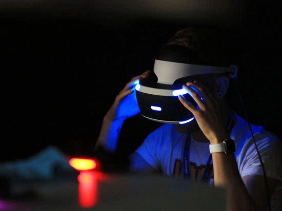 索尼PS VR發(fā)售時(shí)間確定!10月13日開售僅399美元