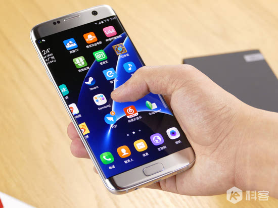 游戲影音玩VR，手機(jī)當(dāng)選超清屏