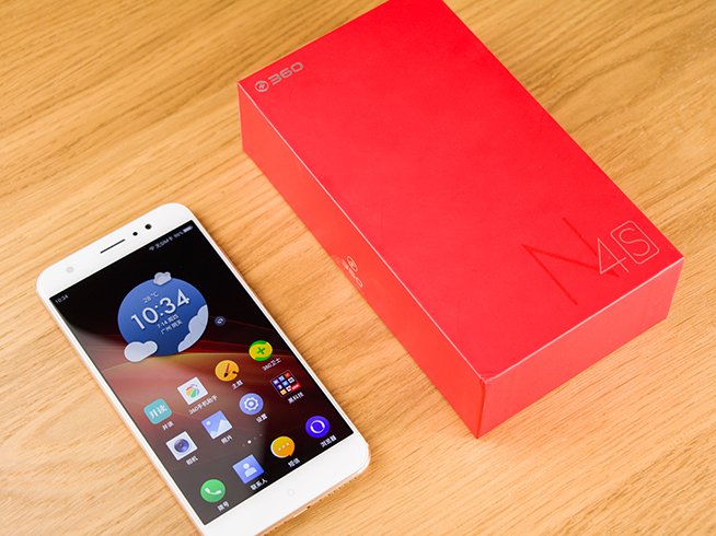 大內(nèi)存加大電量！360 N4S手機(jī)搶先評測