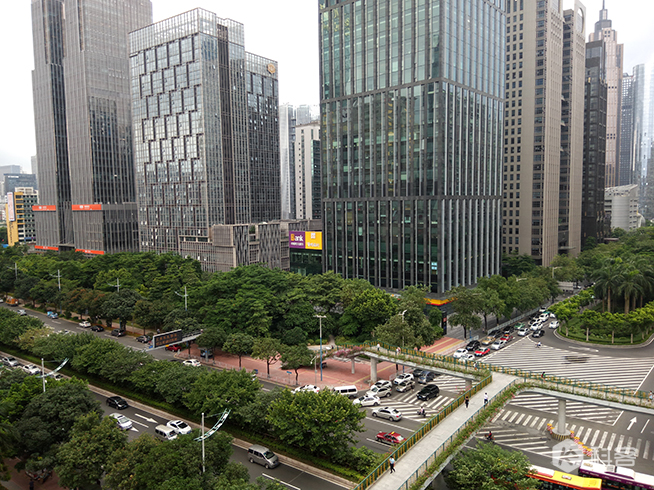 大內(nèi)存加大電量！360 N4S手機(jī)搶先評測