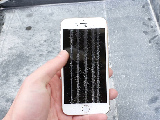 大寫的服！居然用切割機(jī)DIY最個(gè)性的iPhone 6s