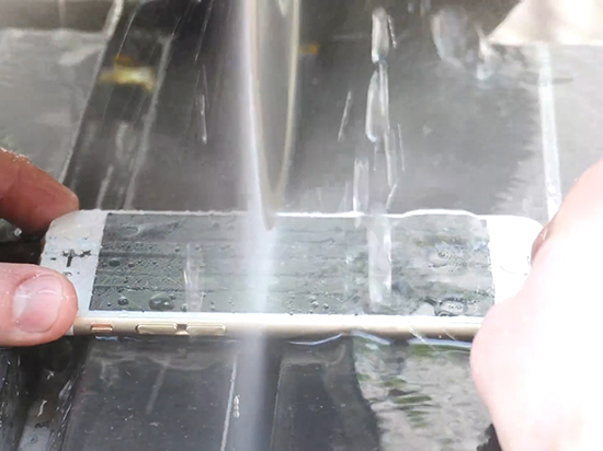 大寫的服！居然用切割機(jī)DIY最個(gè)性的iPhone 6s